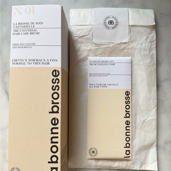 La Bonne Brosse No. 1 Hair Brush, Detangling Comb & Pouch - Picture 7 of 10